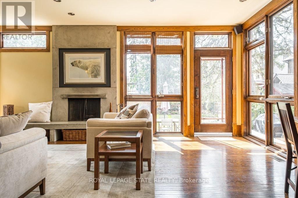 91 PAISLEY AVENUE NORTH Image 19