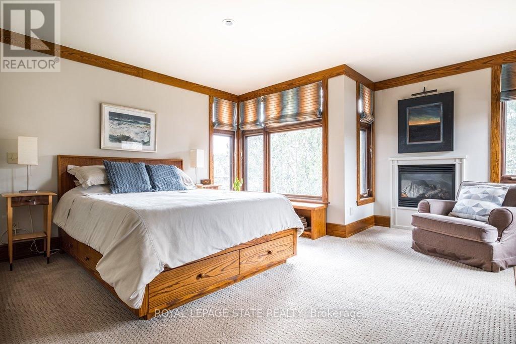 91 PAISLEY AVENUE NORTH Image 28