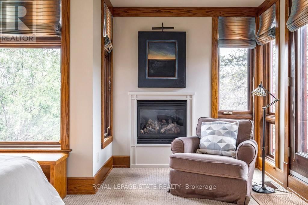 91 PAISLEY AVENUE NORTH Image 29