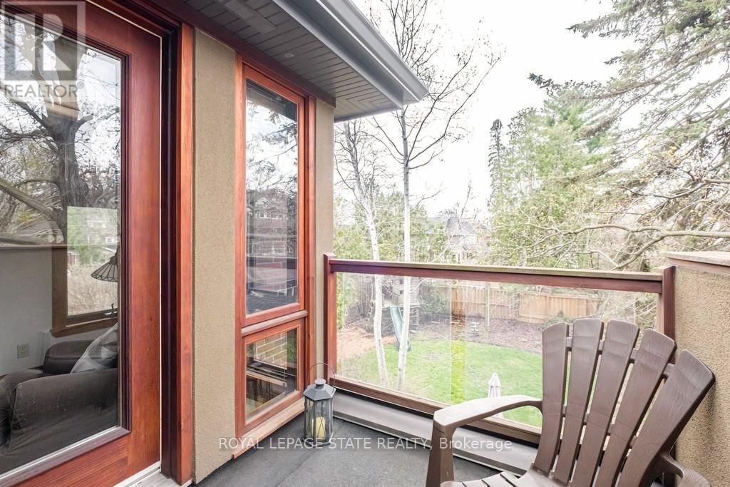 91 PAISLEY AVENUE NORTH Image 32