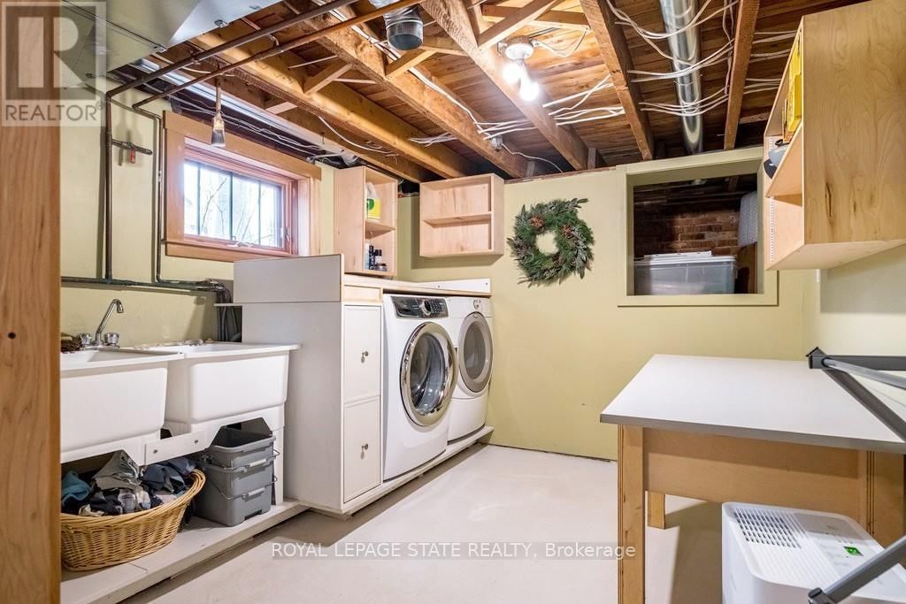 91 PAISLEY AVENUE NORTH Image 37