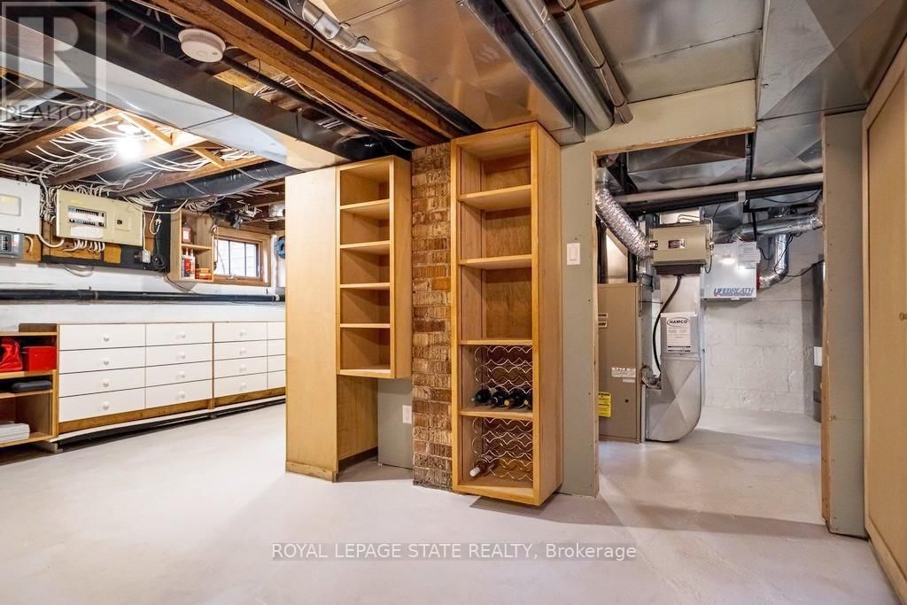 91 PAISLEY AVENUE NORTH Image 38