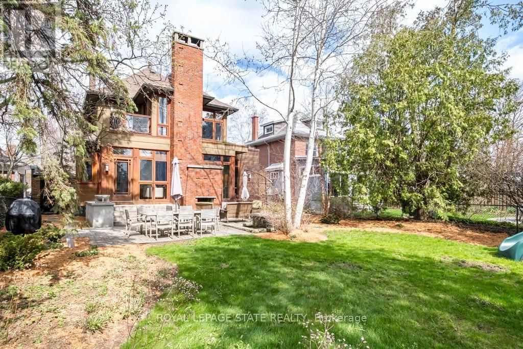 91 PAISLEY AVENUE NORTH Image 46