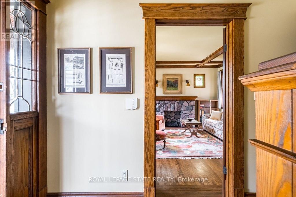 91 PAISLEY AVENUE NORTH Image 6