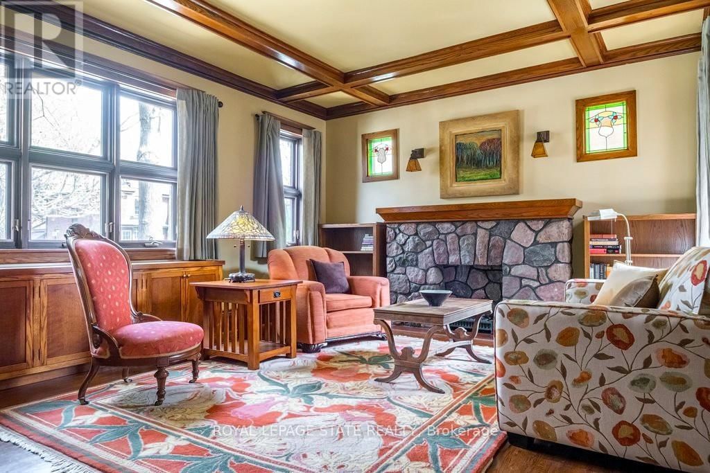 91 PAISLEY AVENUE NORTH Image 8