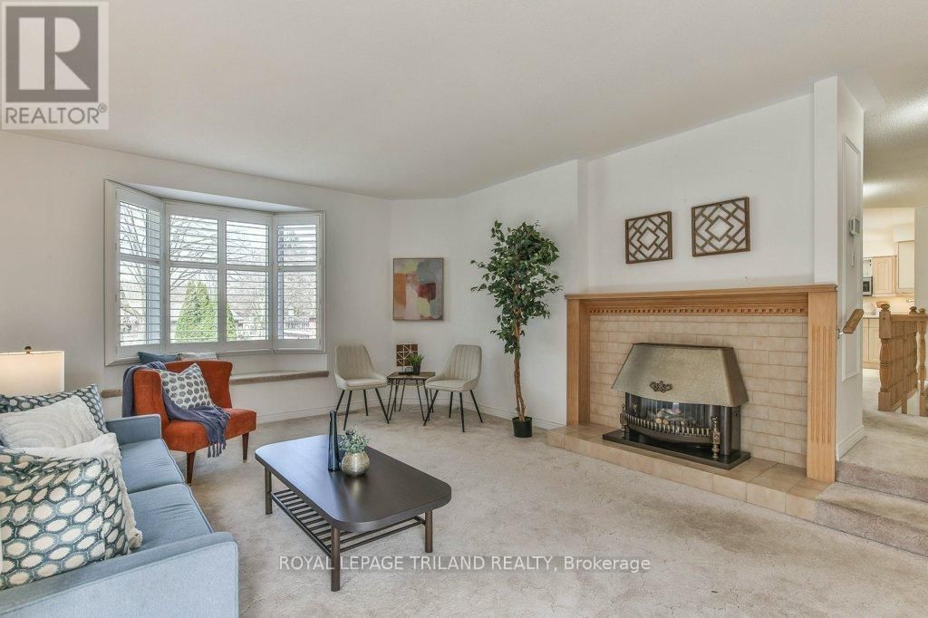 8 - 60 ROSECLIFFE CRESCENT Image 17