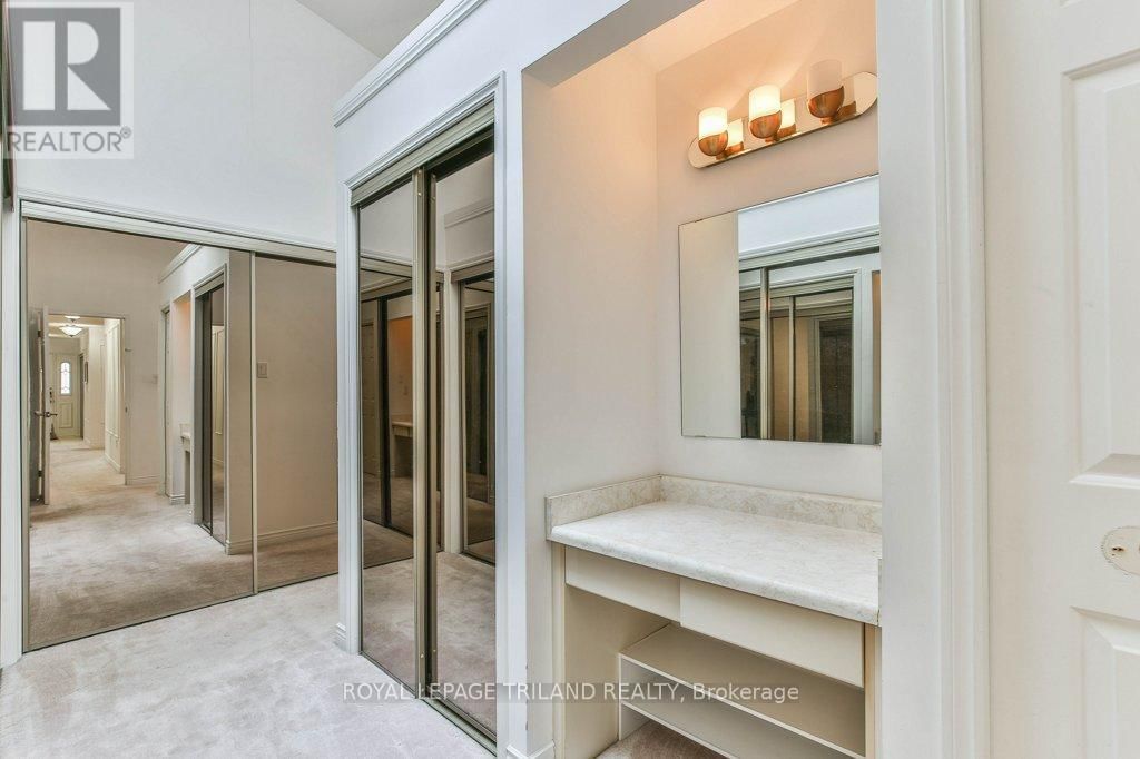 8 - 60 ROSECLIFFE CRESCENT Image 27