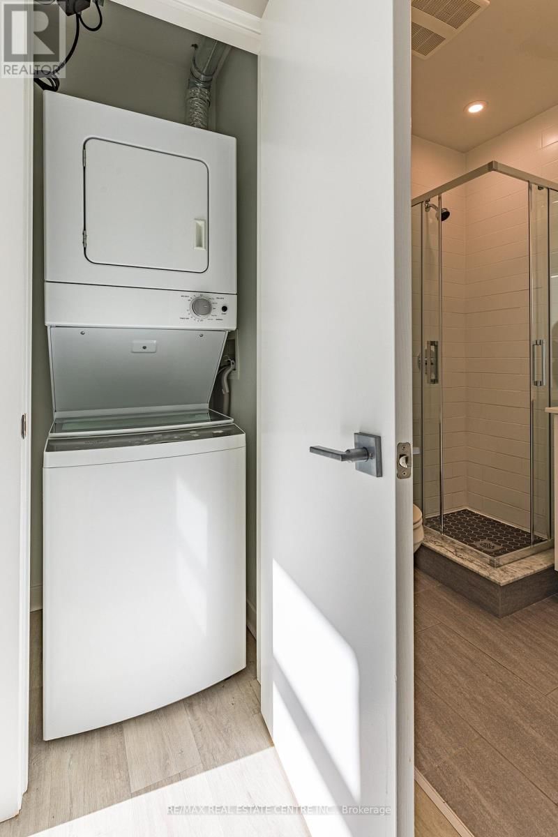 208 - 455 CHARLTON AVENUE EAST Image 23