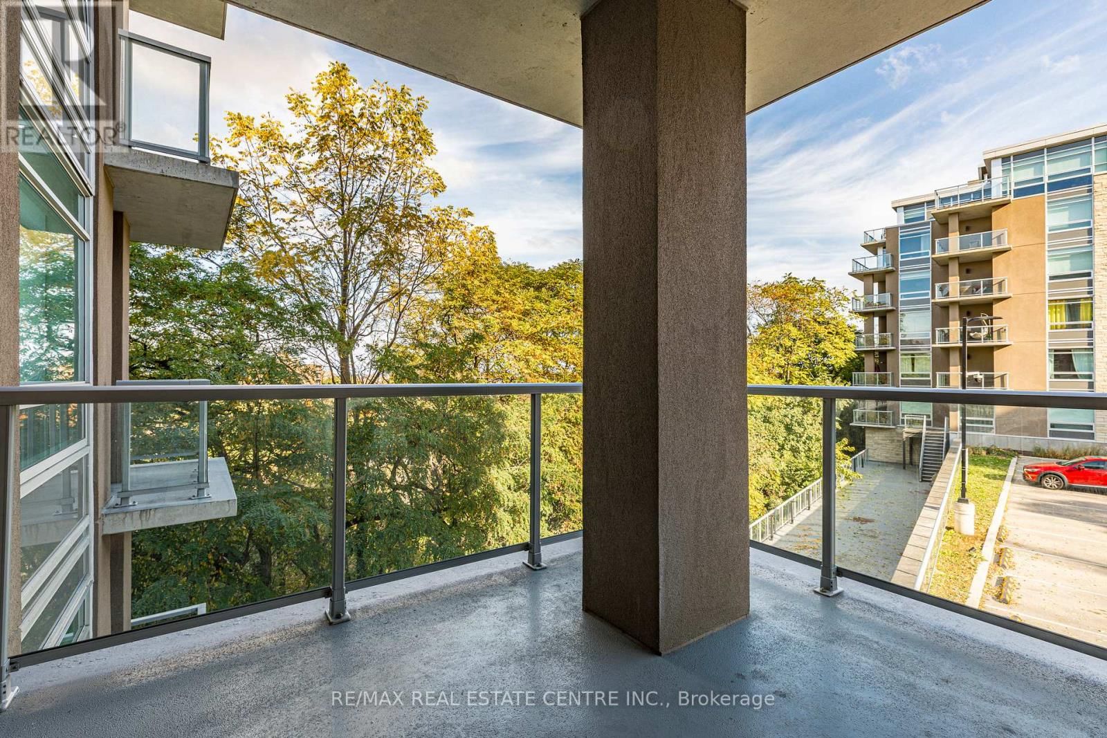 208 - 455 CHARLTON AVENUE EAST Image 25