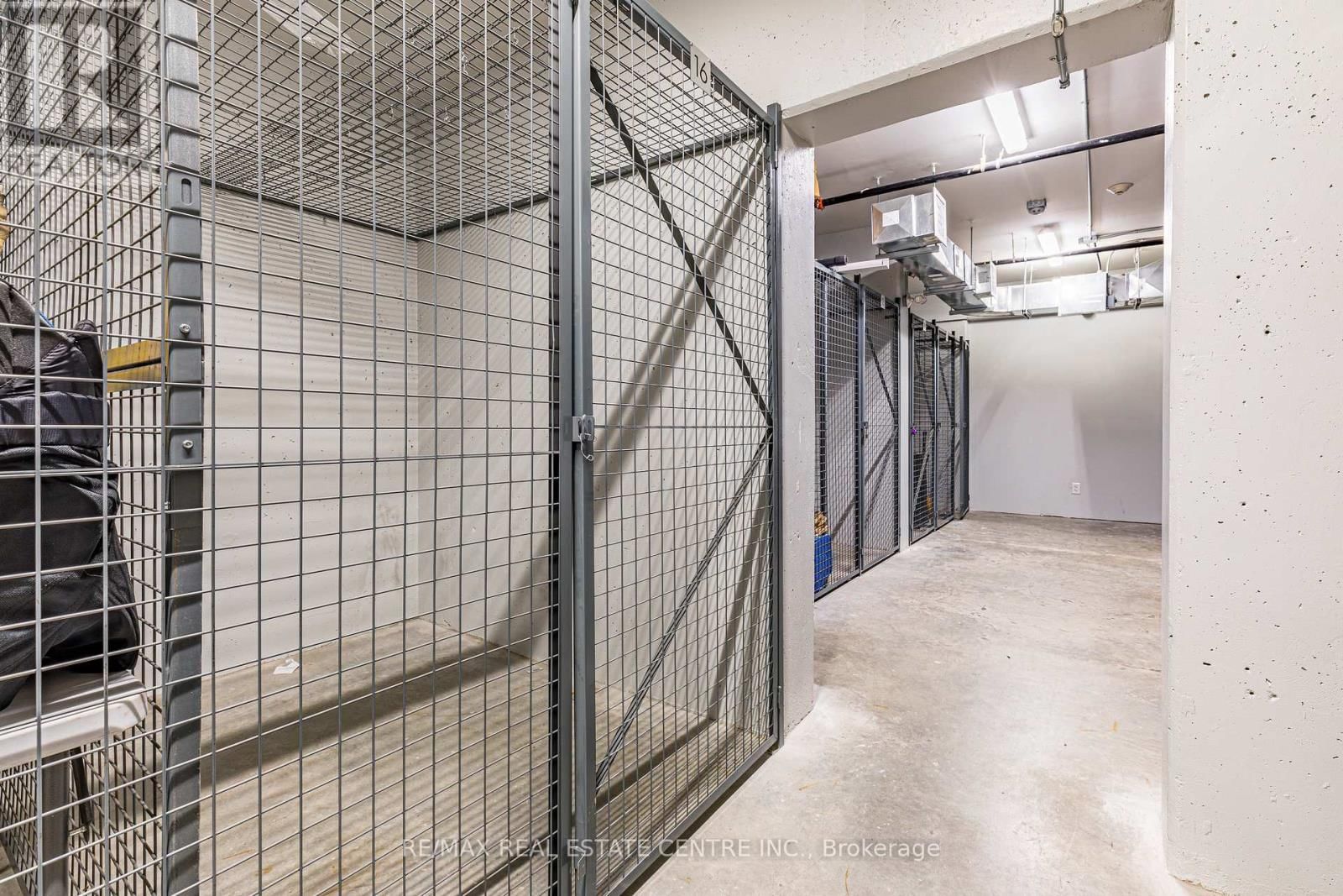 208 - 455 CHARLTON AVENUE EAST Image 26