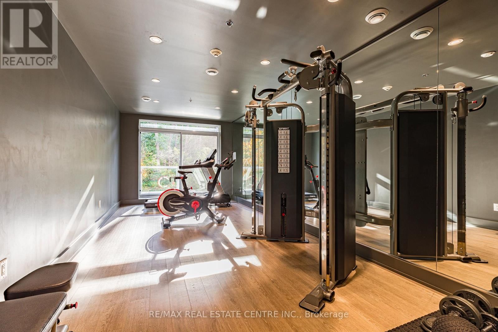 208 - 455 CHARLTON AVENUE EAST Image 31