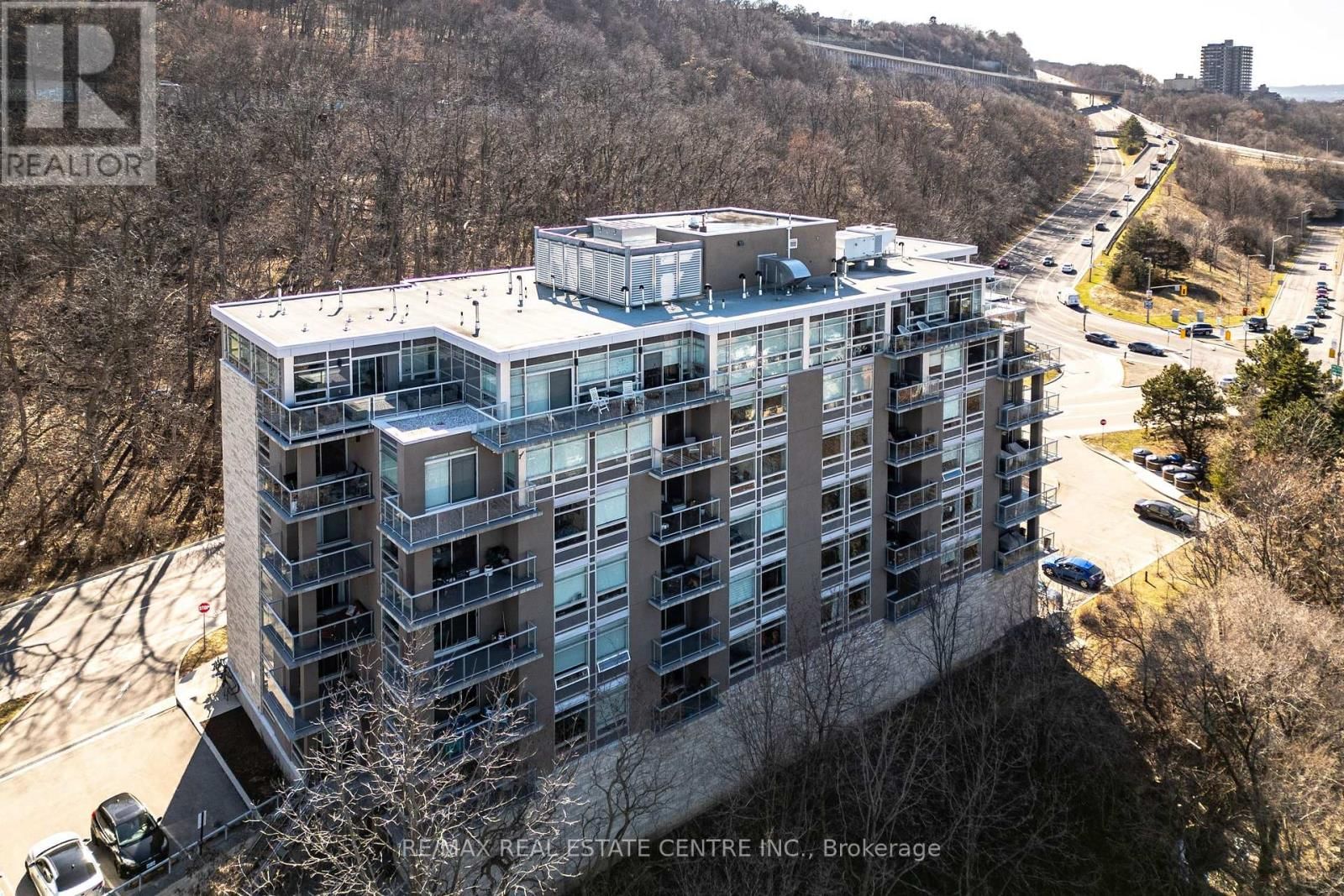 208 - 455 CHARLTON AVENUE EAST Image 34