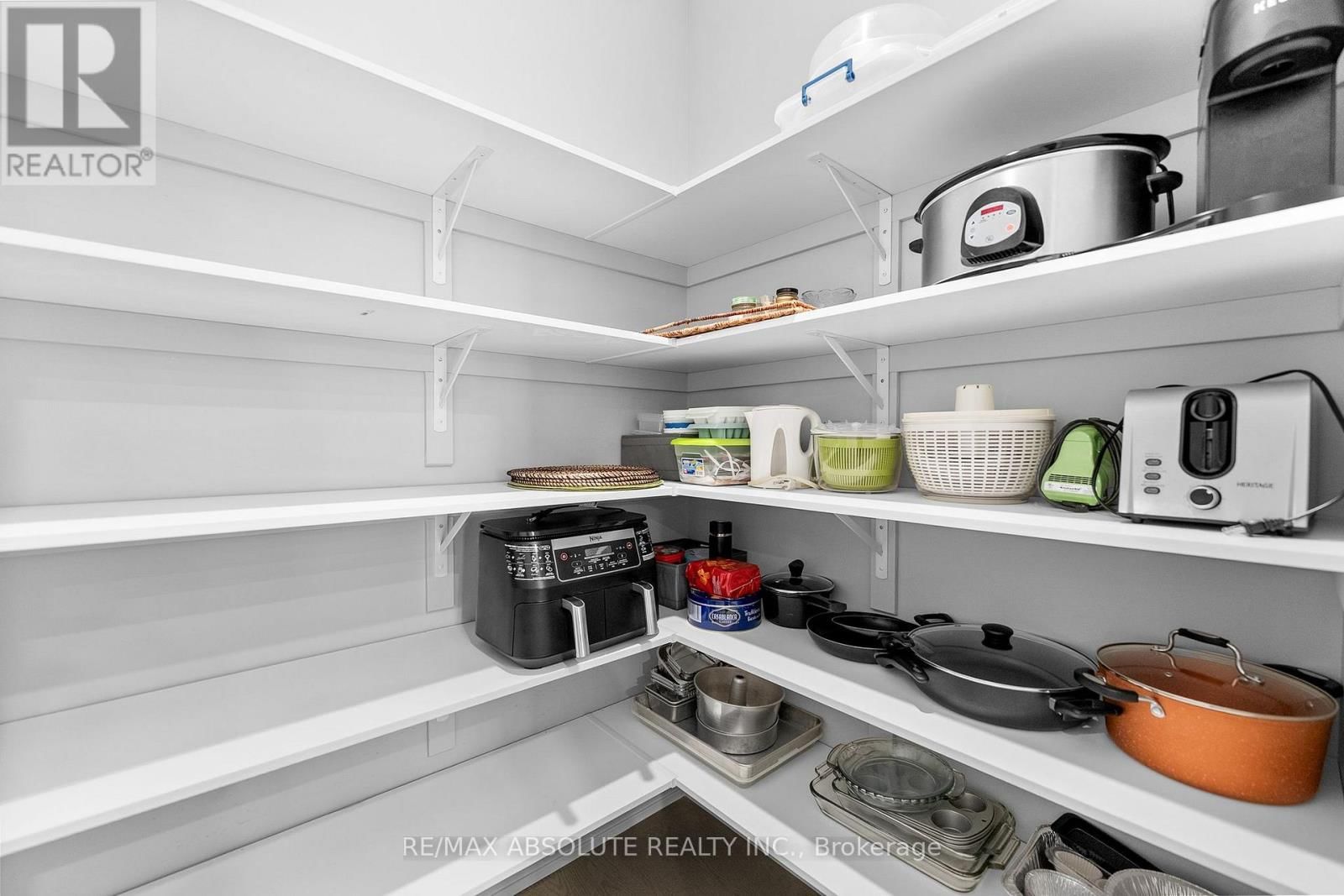 22 ERNIE GODIN WAY Image 13