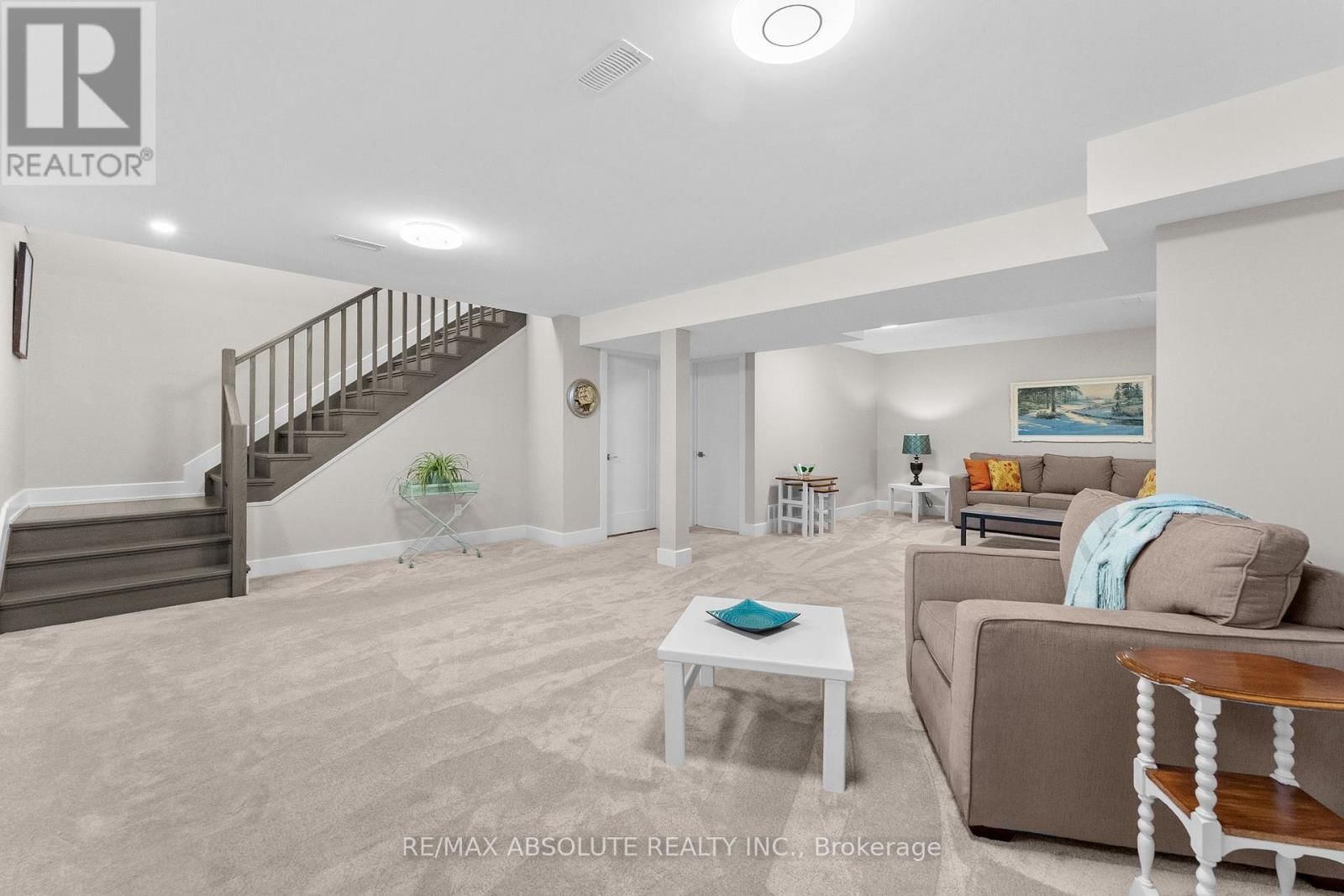 22 ERNIE GODIN WAY Image 31