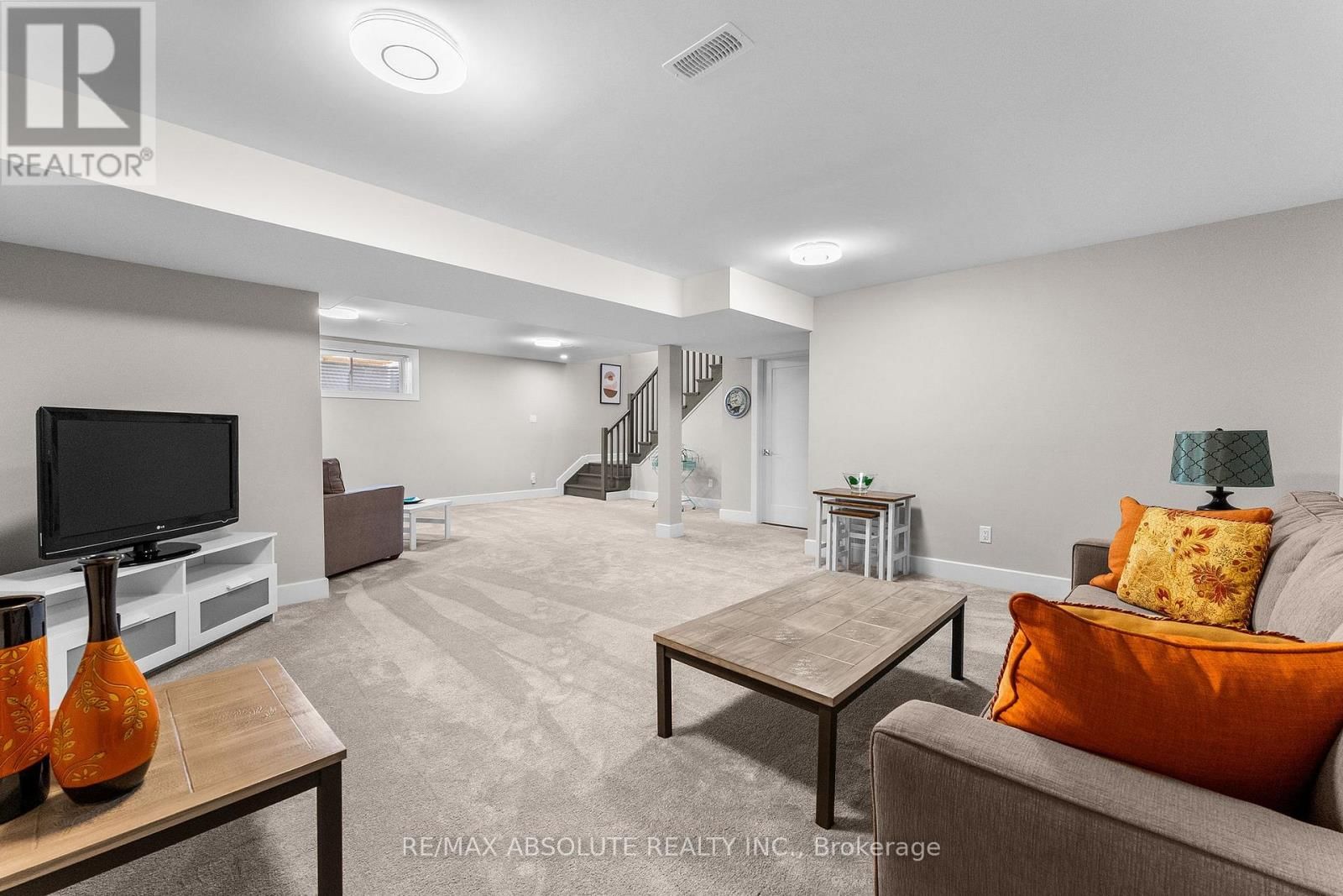 22 ERNIE GODIN WAY Image 34