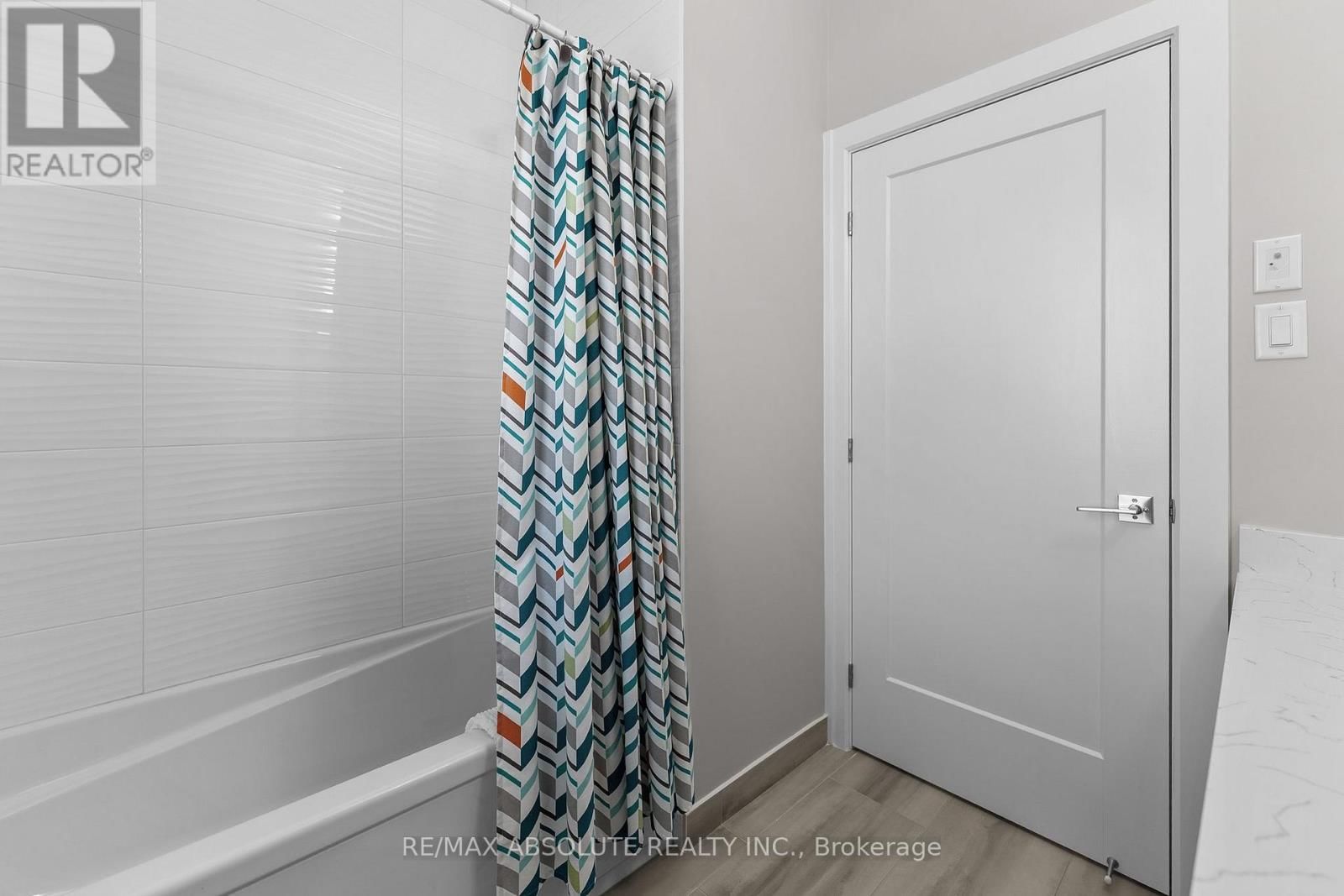 22 ERNIE GODIN WAY Image 40