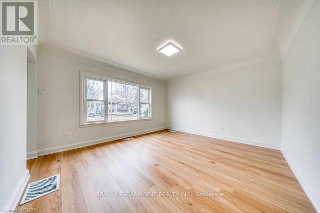 22 DAVID AVENUE Image 11