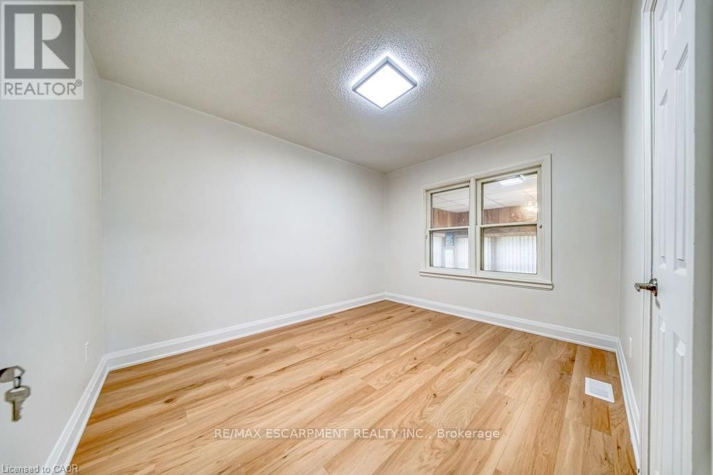 22 DAVID AVENUE Image 20