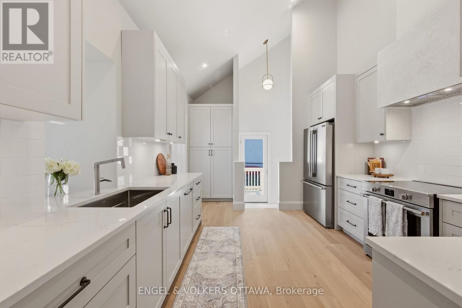 35 MACKAY STREET Image 17