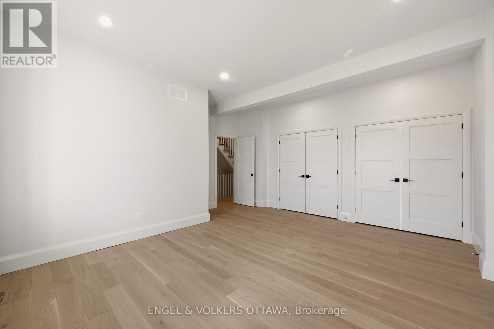 35 MACKAY STREET Image 32