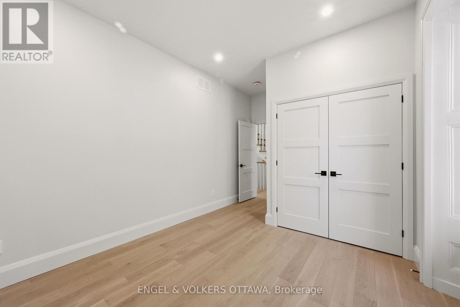 35 MACKAY STREET Image 37