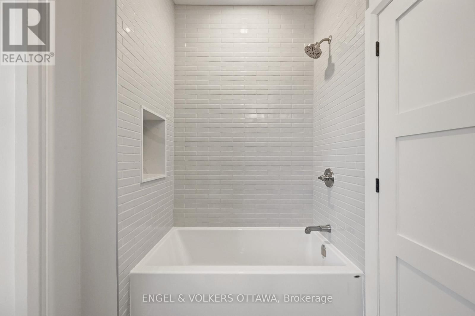 35 MACKAY STREET Image 40