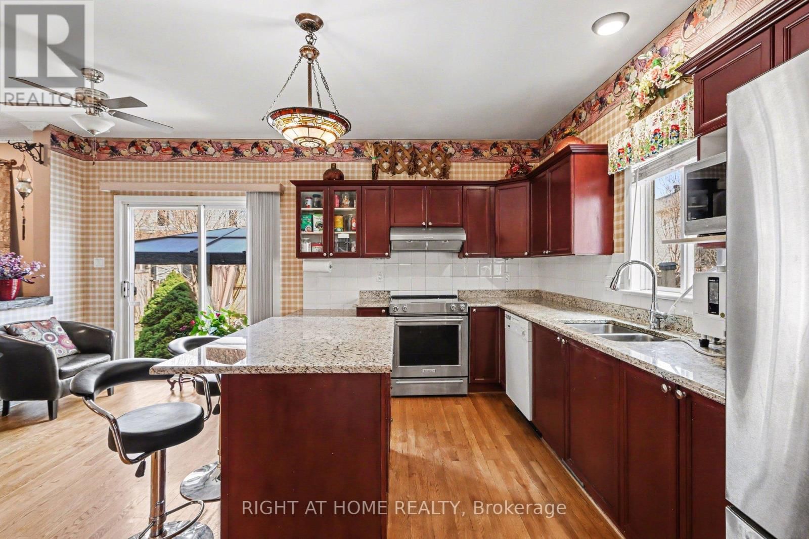 257 STONEWAY DRIVE Image 16