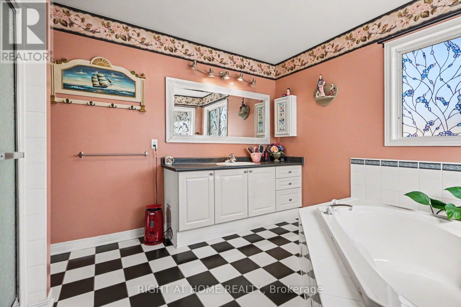 257 STONEWAY DRIVE Image 31