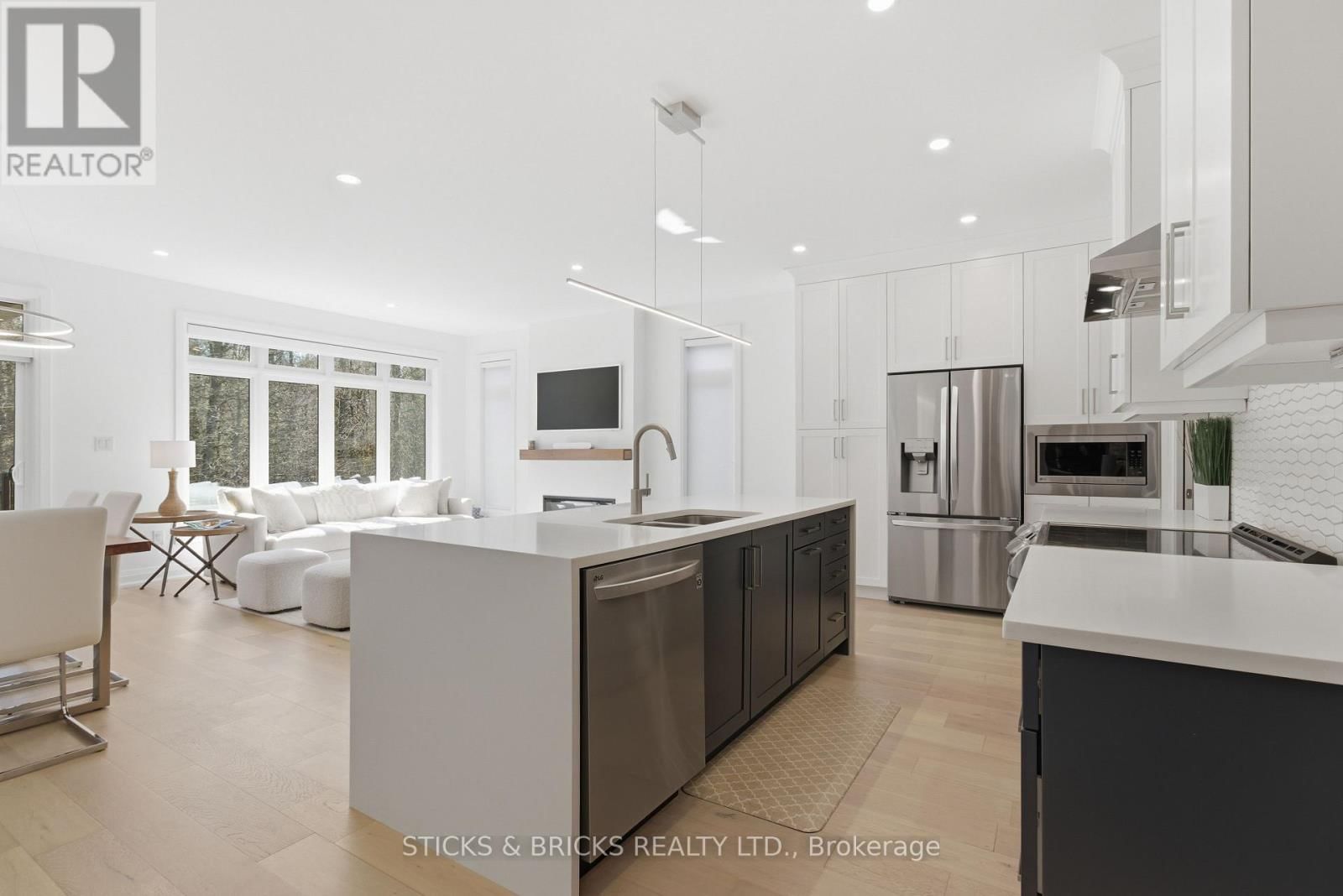 19 - 9150 WILLOUGHBY DRIVE Image 12