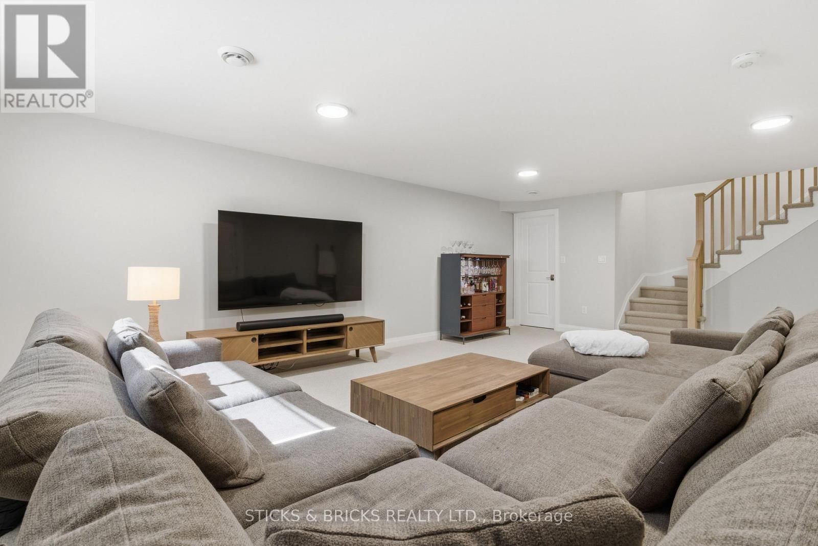 19 - 9150 WILLOUGHBY DRIVE Image 28