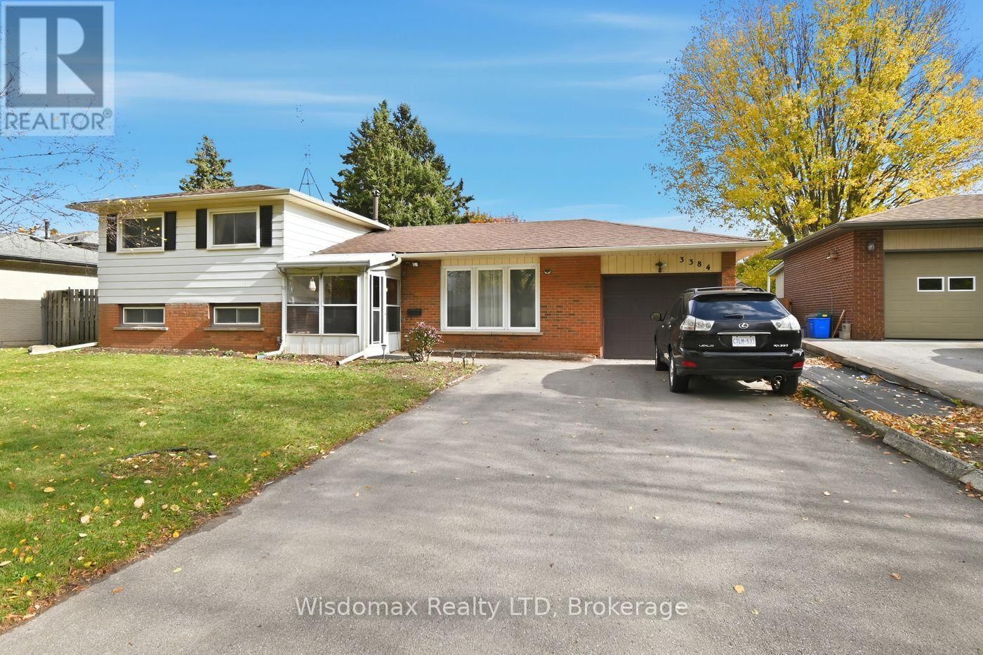 3384 BAKER CRESCENT Image 1