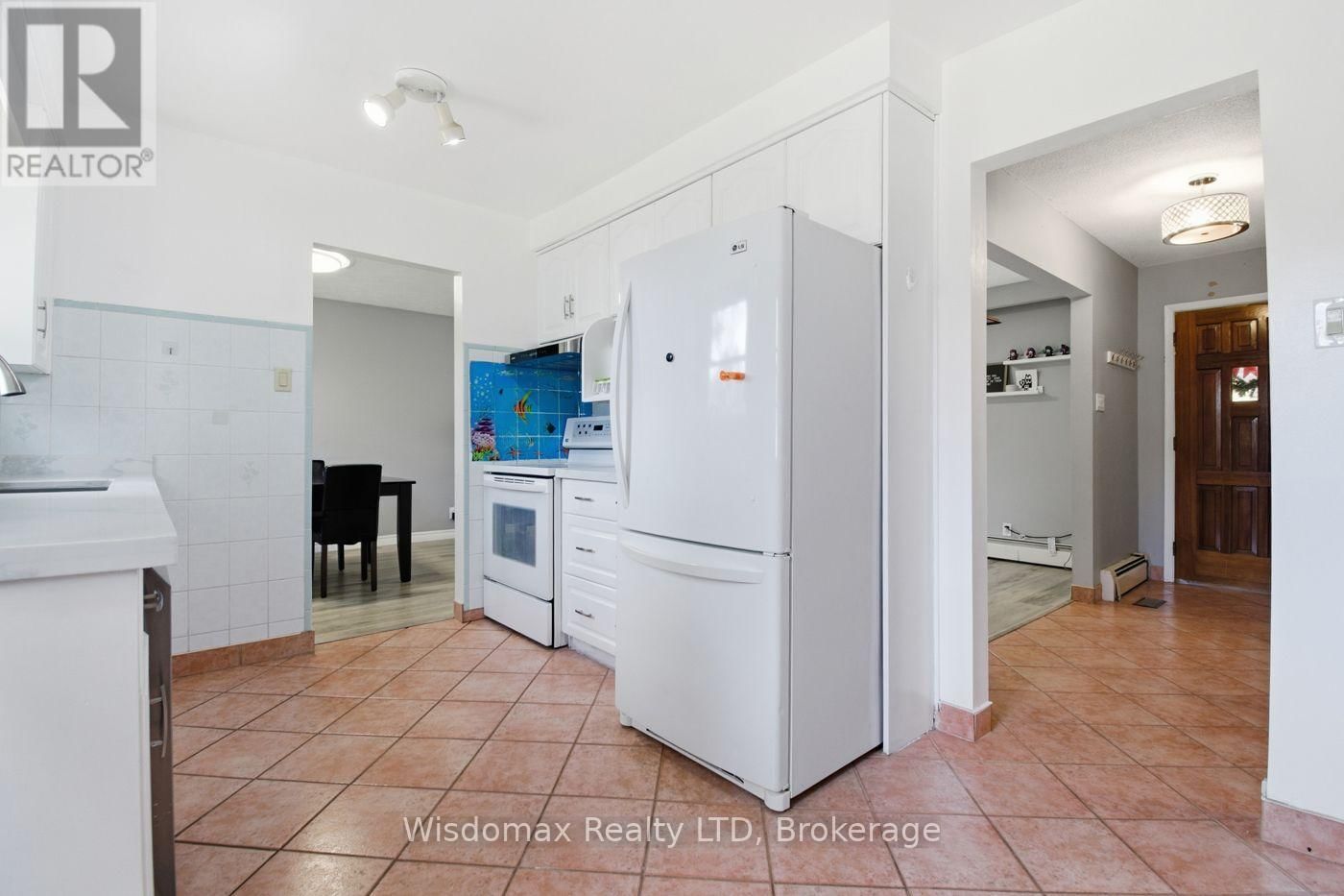 3384 BAKER CRESCENT Image 11