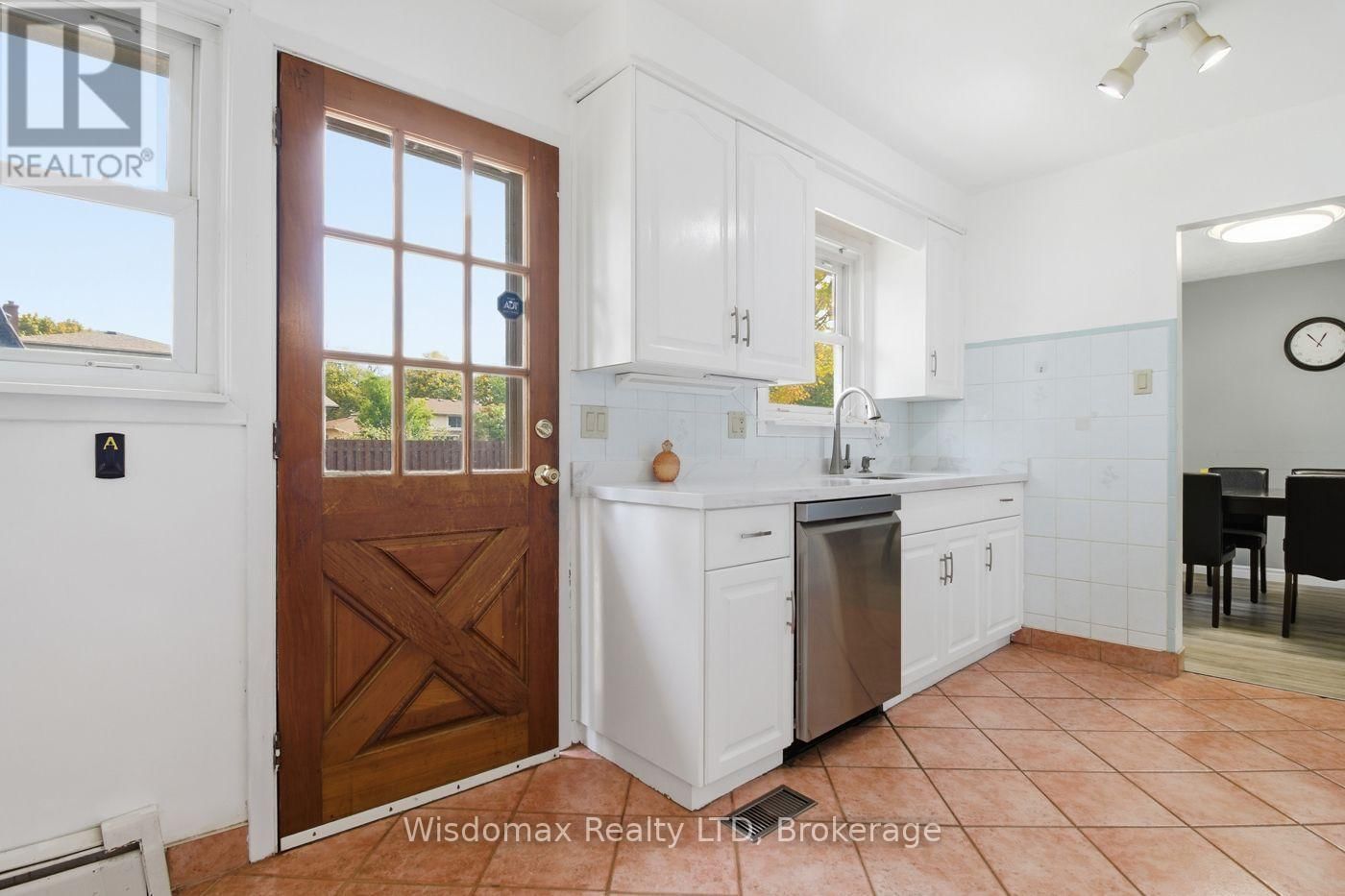 3384 BAKER CRESCENT Image 14