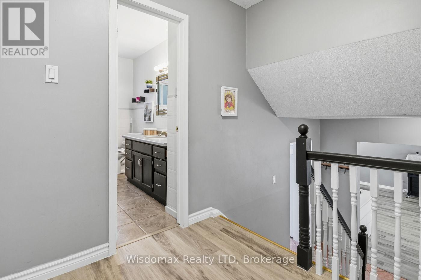3384 BAKER CRESCENT Image 18