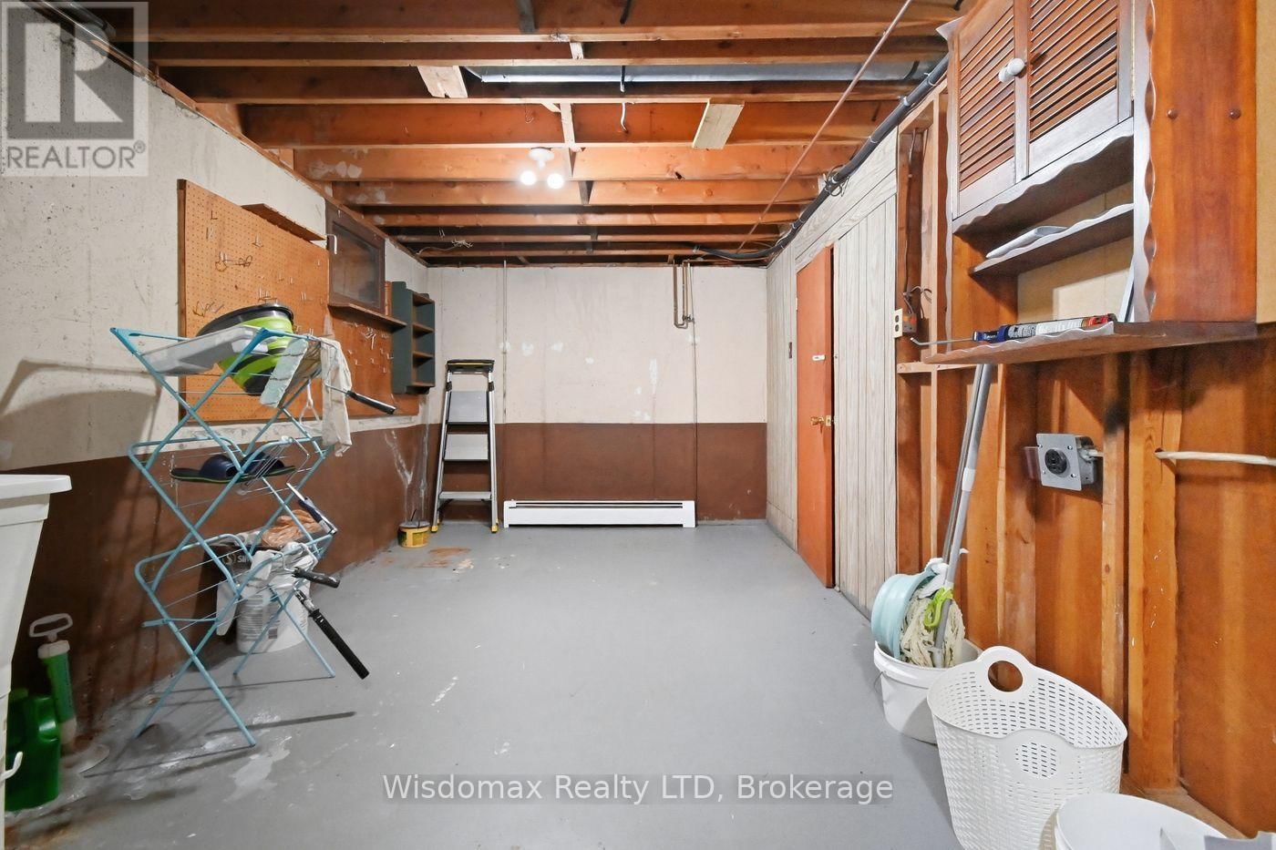3384 BAKER CRESCENT Image 31