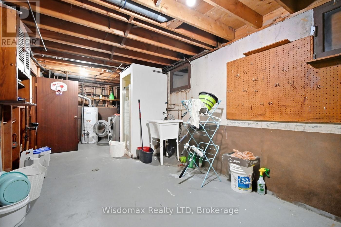 3384 BAKER CRESCENT Image 32