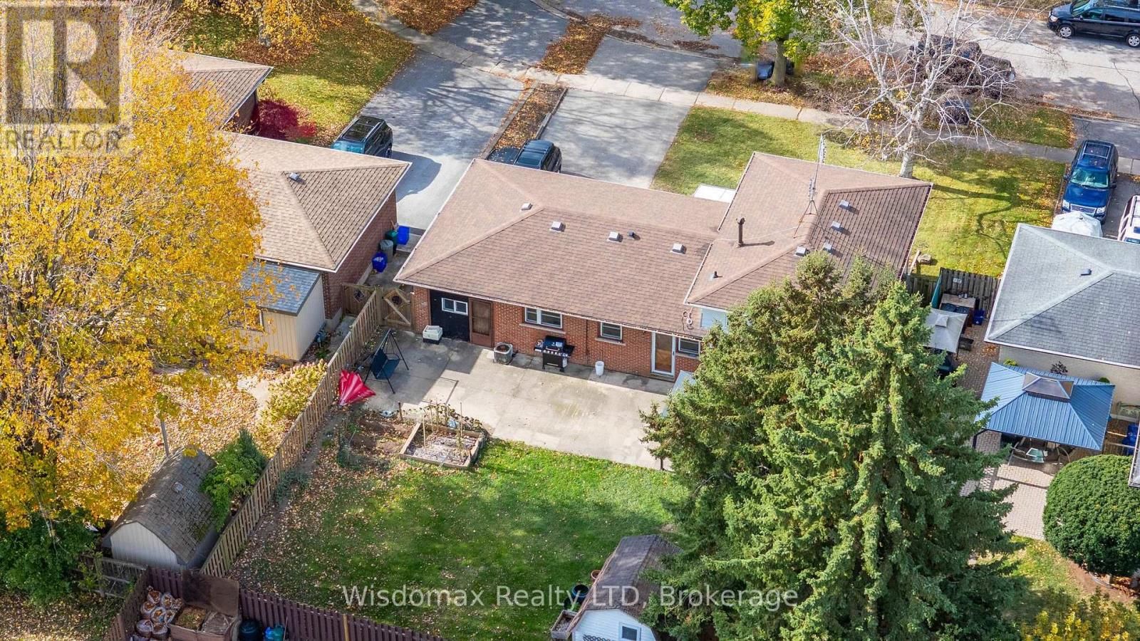 3384 BAKER CRESCENT Image 42