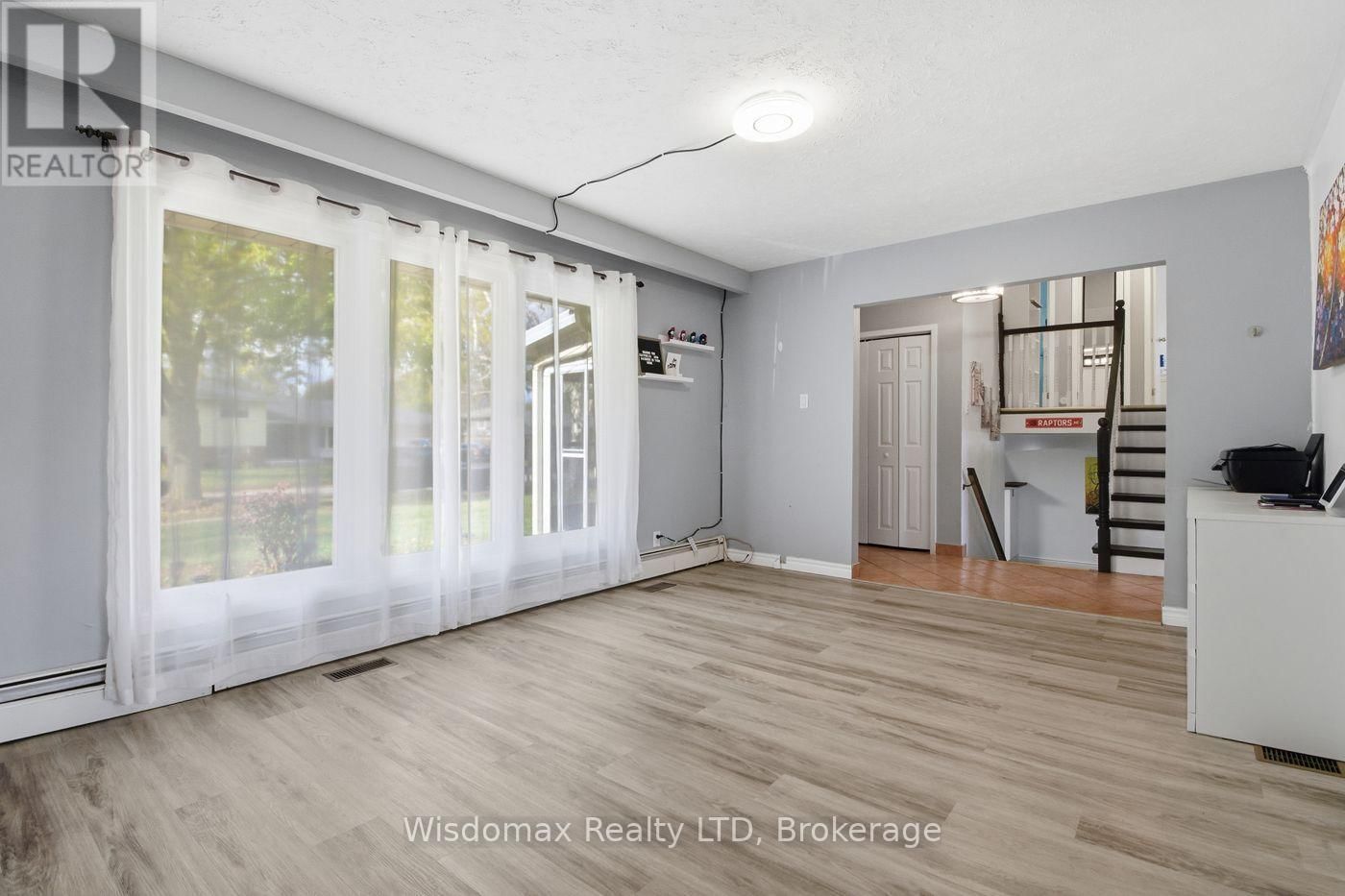 3384 BAKER CRESCENT Image 6