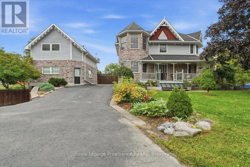 6 Beds 5 Baths  Single Family House For Sale In Stirling [K0K 3E0]