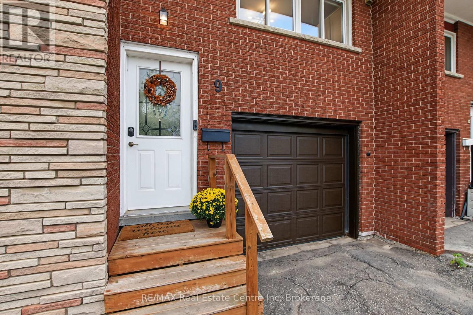 9 GREENBROOK DRIVE Image 4