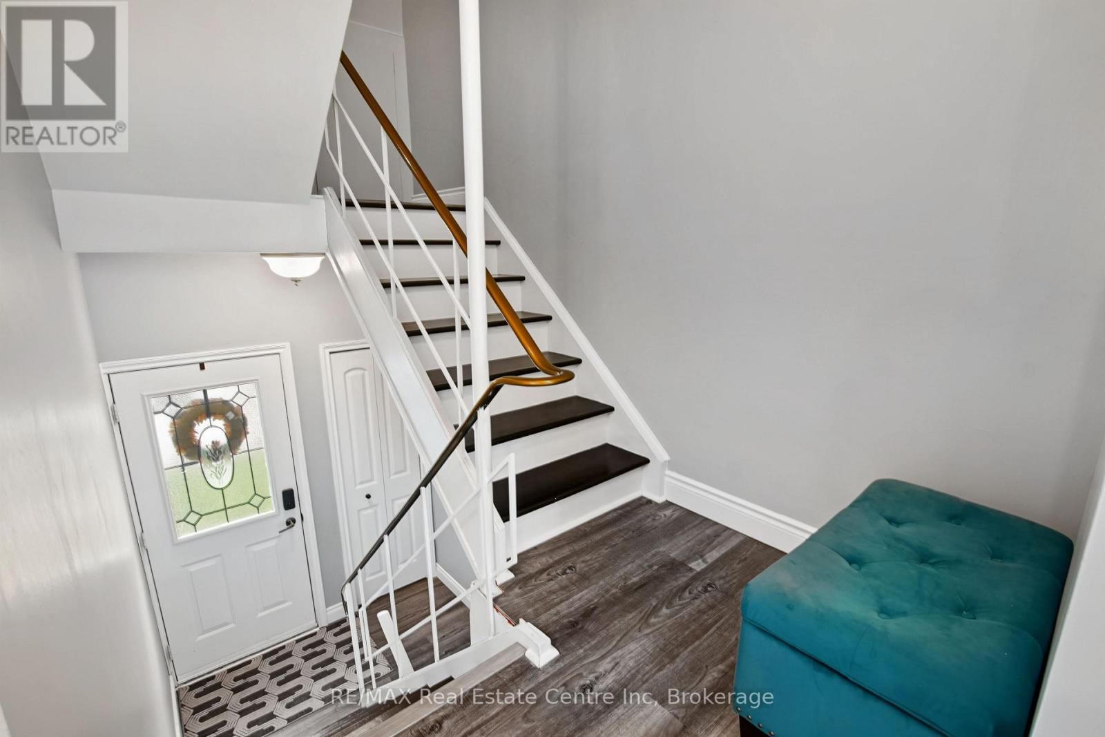 9 GREENBROOK DRIVE Image 5
