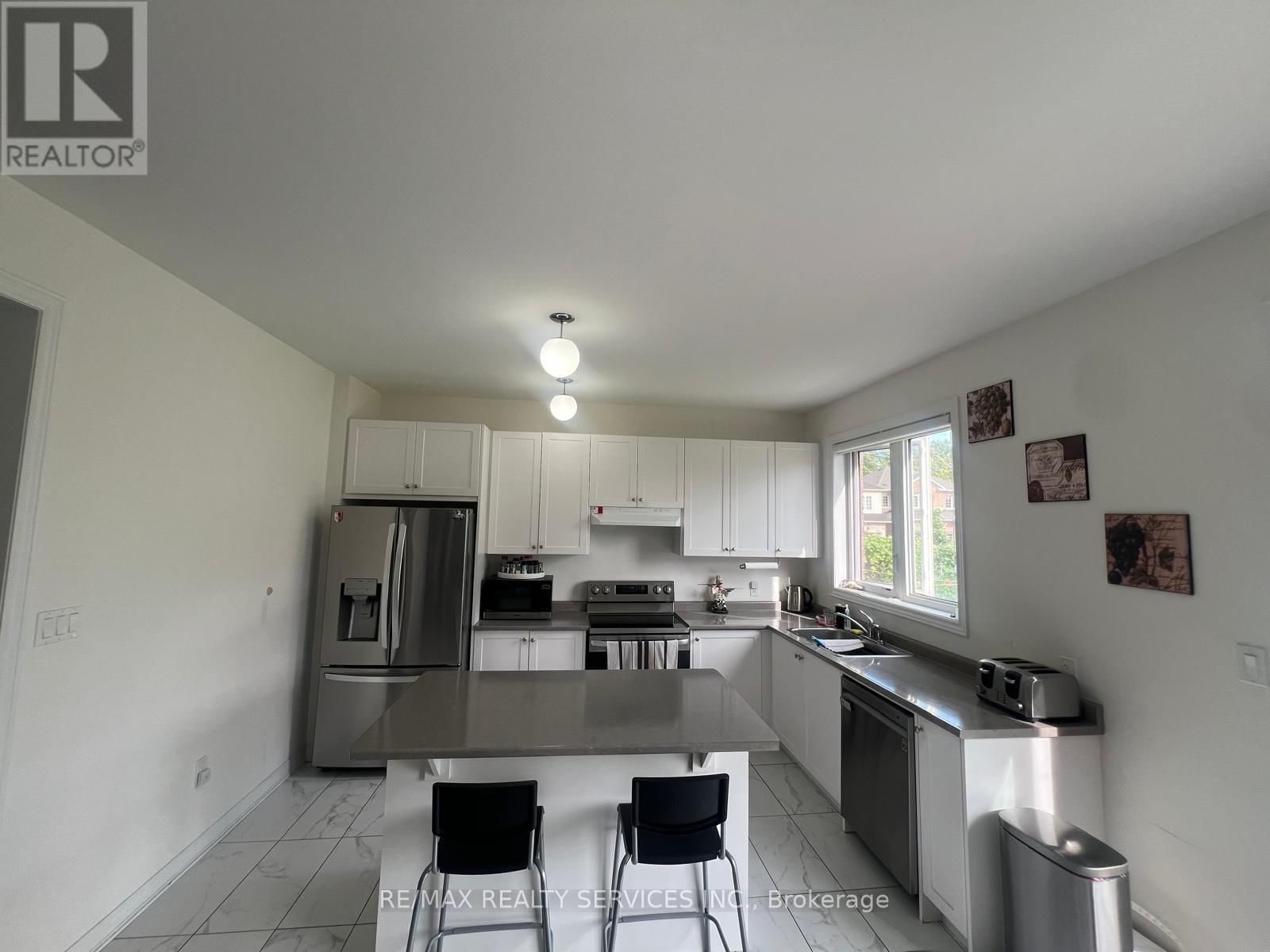 734 ANISHINAABE DRIVE Image 9
