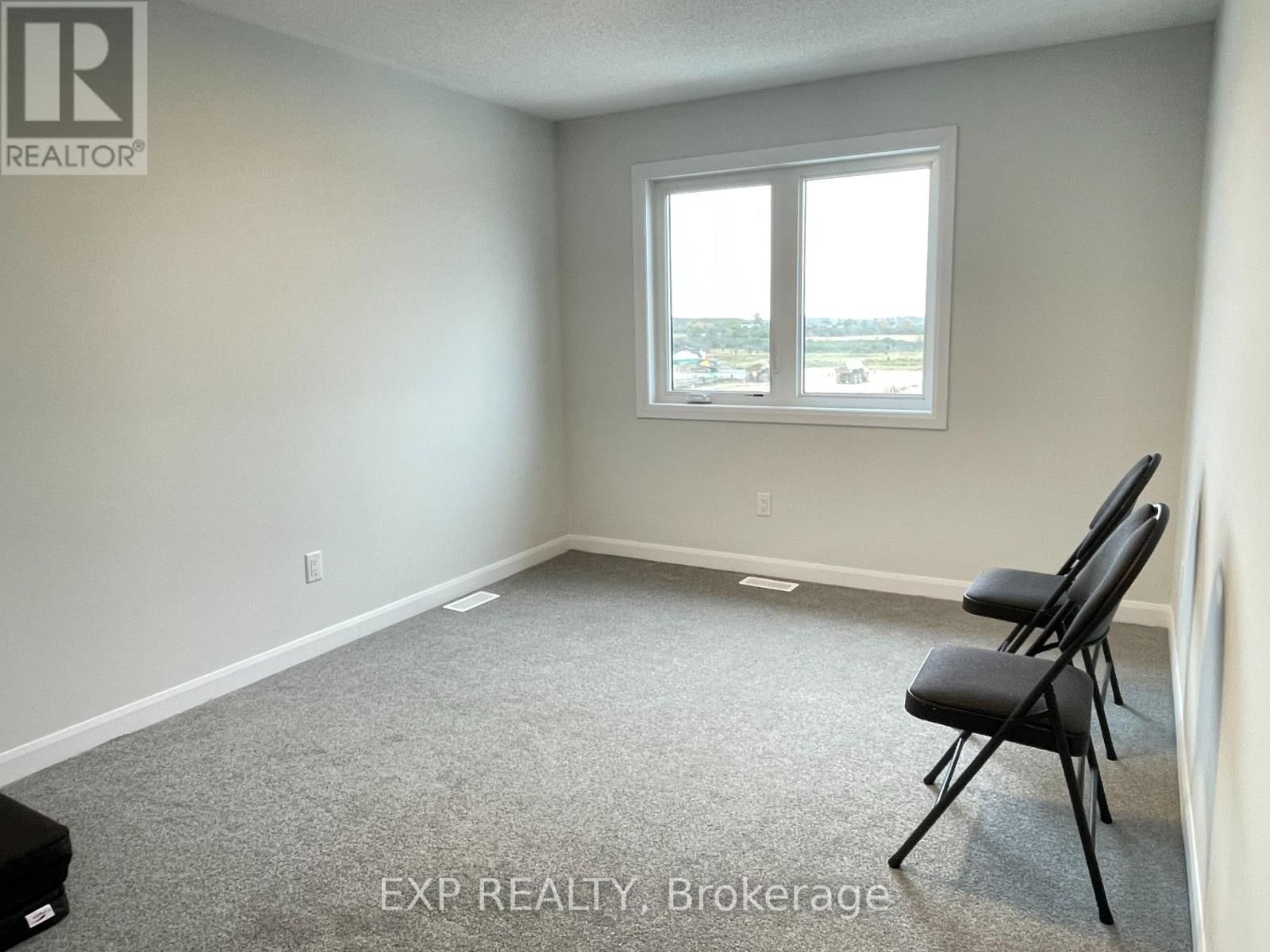 905 JACK DALGITY STREET Image 10