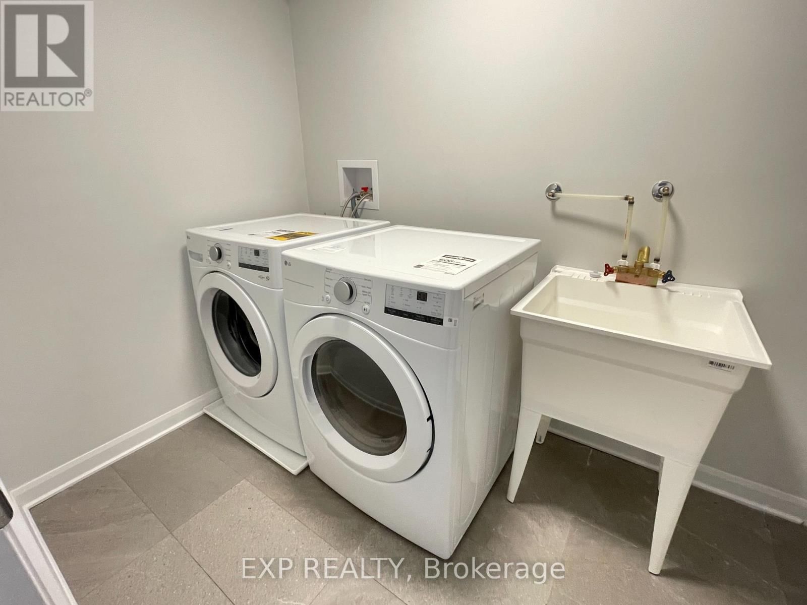 905 JACK DALGITY STREET Image 17