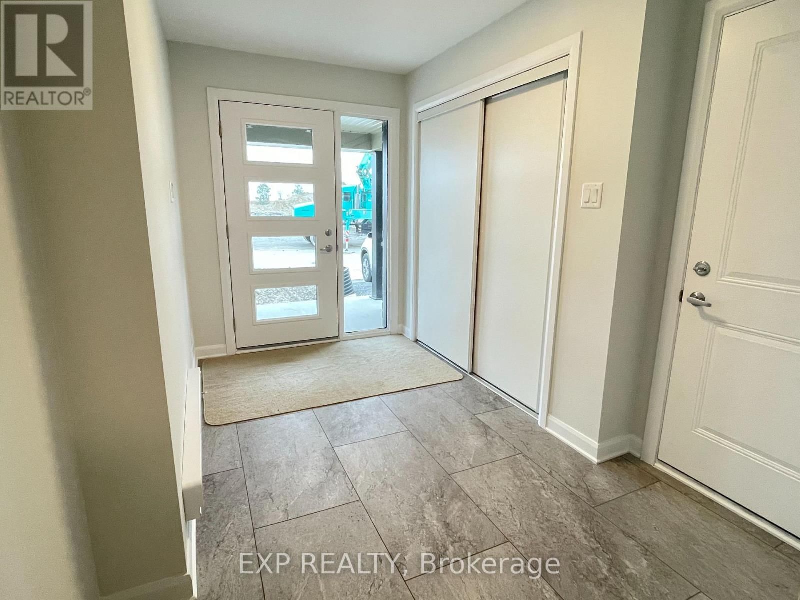 905 JACK DALGITY STREET Image 2