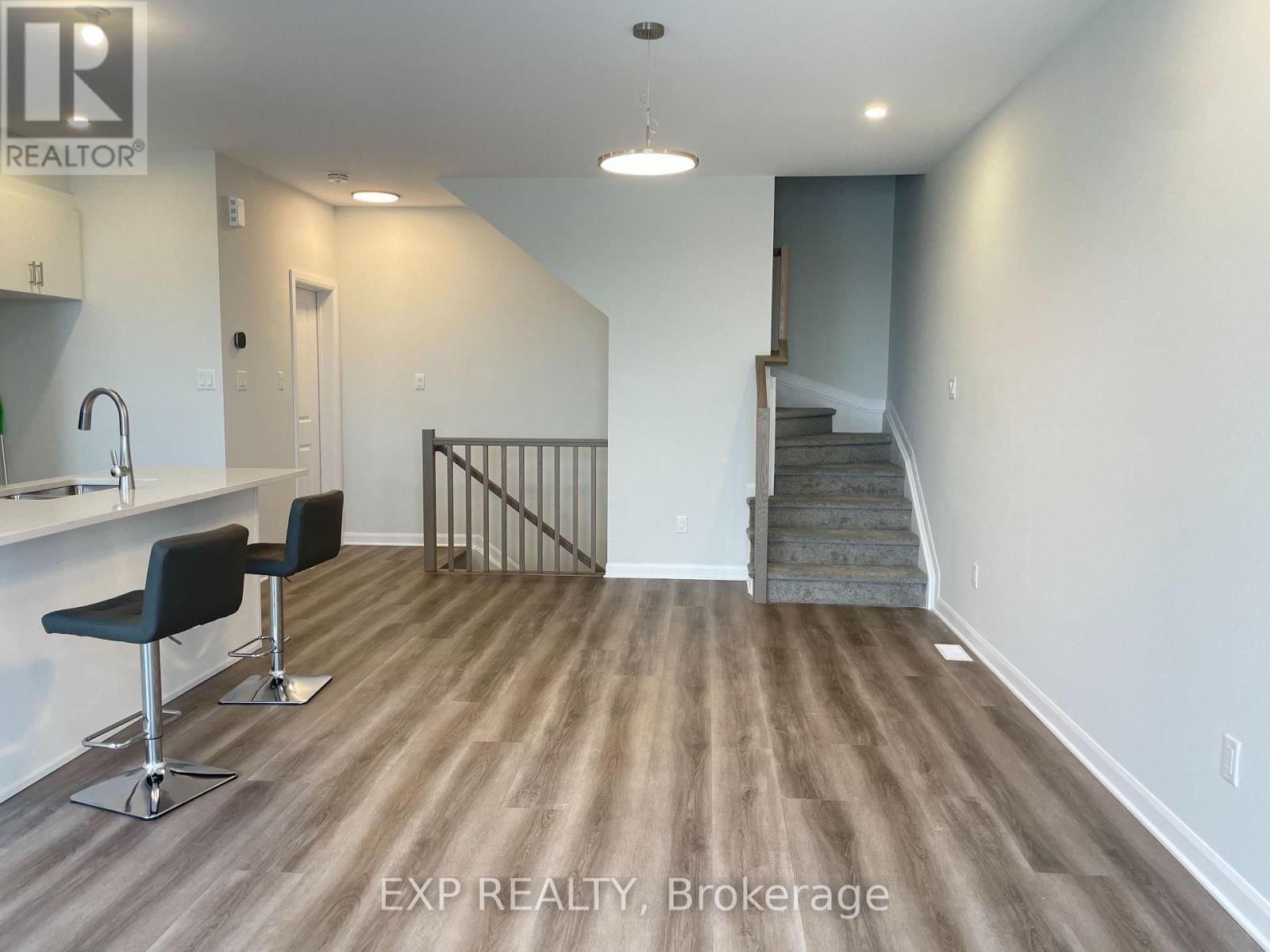 905 JACK DALGITY STREET Image 7