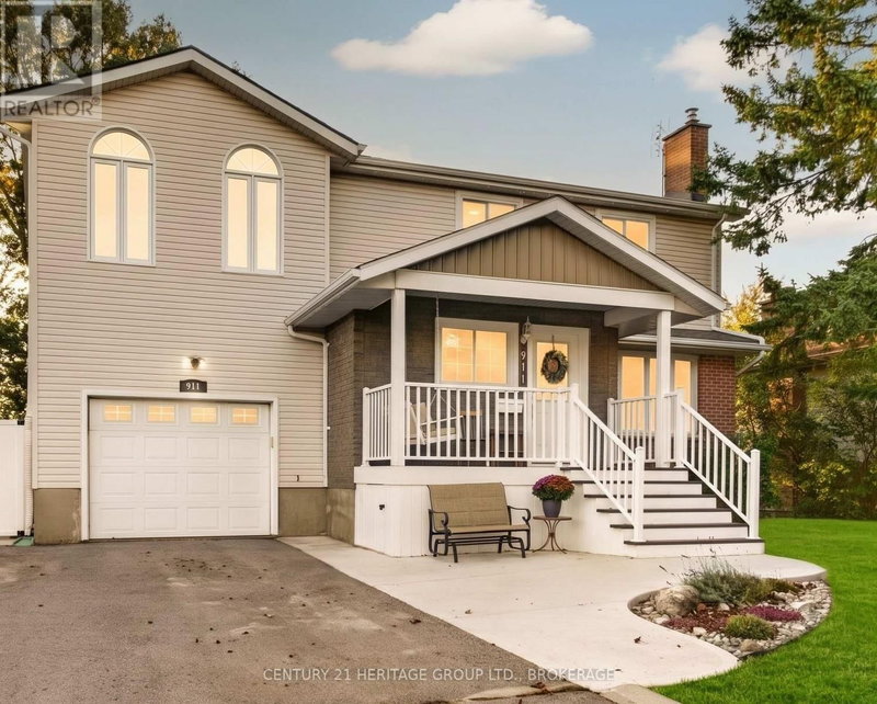 5 Beds 3 Baths  Single Family House For Sale In City Southwest [K7M 4T8]