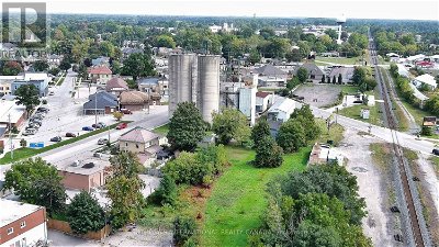 Image #1 of Commercial for Sale at 62 Albert St, Strathroy-caradoc, Ontario