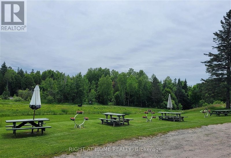 Image #1 of Restaurant for Sale at 11643 Highway 522, Parry Sound Remote Area, Ontario