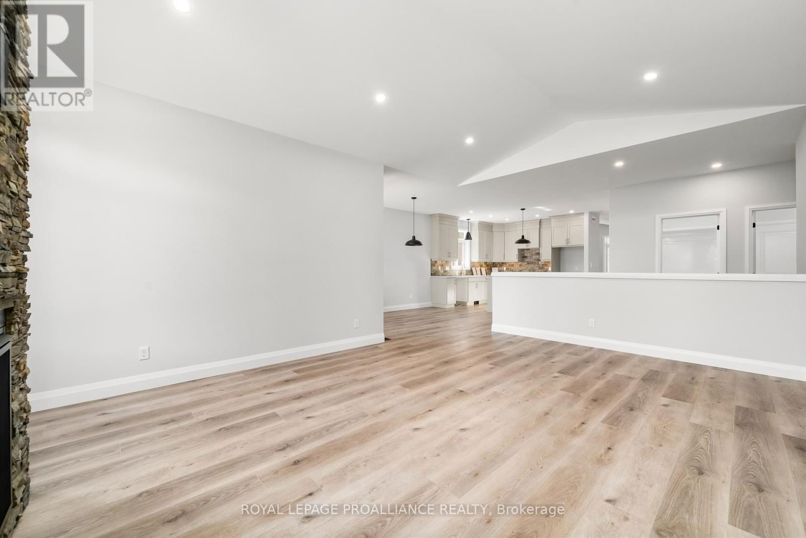 3 CLAYTON JOHN AVENUE Image 16